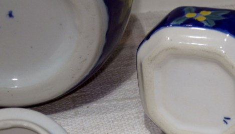 Vasija y caja porcelana azul y amarilla (5)